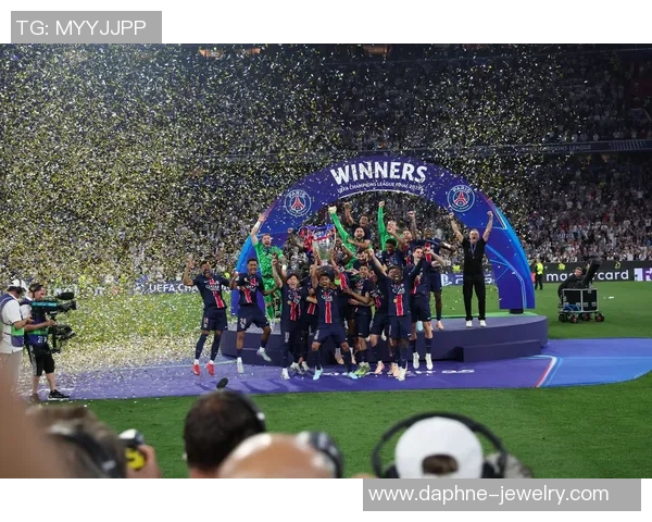 国米逆袭巴黎圣日耳曼全场沸腾精彩瞬间回顾与战术解析