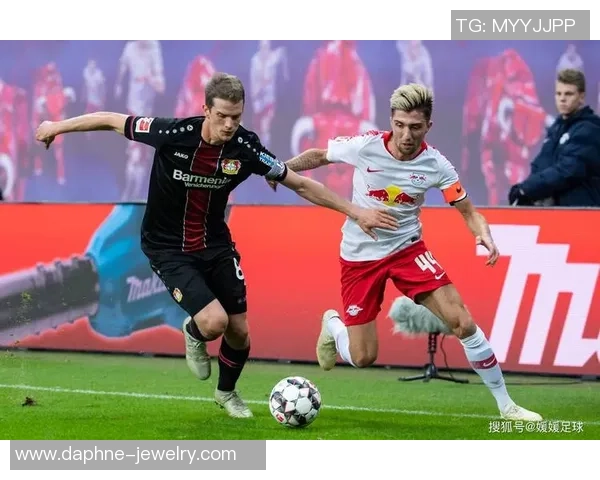 意甲激战：拜仁狂胜波尔图五球大捷补时进球点燃全场激情