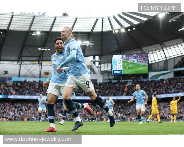 西甲赛场惊现冷门曼城与AC米兰激战成平局神扑瞬间引发全场沸腾