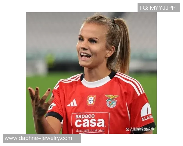 世界杯精彩对决本菲卡逆转阿森纳帽子戏法引爆全场战术分析