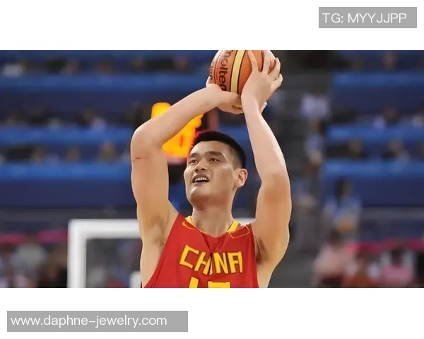 姚明前场运球展现灵活技巧与篮球智慧的完美结合