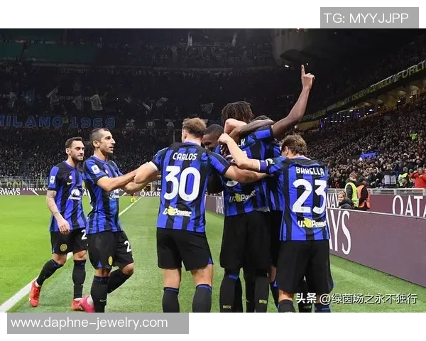 国王杯精彩对决国米狂胜里昂五球大捷引发全场欢呼 国王杯精彩对决国米狂胜里昂五球大捷引发全场欢呼