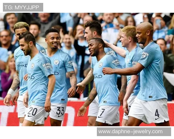 德甲焦点战尤文图斯与曼城握手言和乌龙球瞬间引发全场热议 德甲焦点战尤文图斯与曼城握手言和乌龙球瞬间引发全场热议