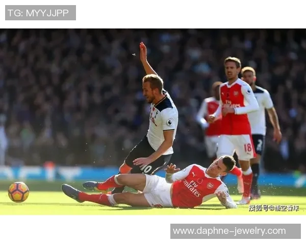 德甲激战阿森纳大胜里昂6比2全场沸腾瞬间回顾与分析 德甲激战阿森纳大胜里昂6比2全场沸腾瞬间回顾与分析