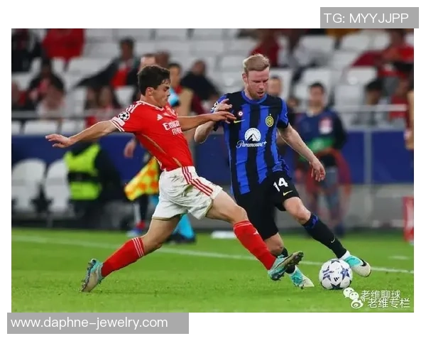 西甲精彩对决本菲卡与AC米兰战成平局帽子戏法引发全场狂欢