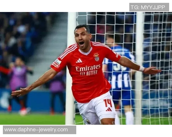 西甲激战本菲卡凭帽子戏法力克波尔图全场沸腾解析