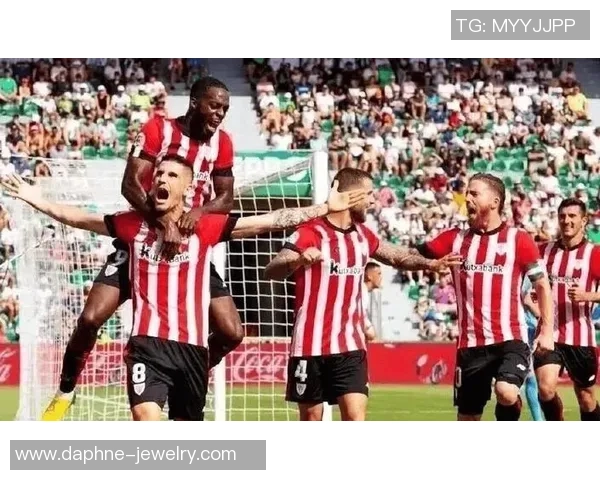 意甲焦点战尤文图斯凭乌龙球小胜巴黎圣日耳曼全场回顾