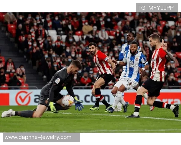 西甲激战巴黎圣日耳曼与莱比锡战成平局赛后分析引发热议 西甲激战巴黎圣日耳曼与莱比锡战成平局赛后分析引发热议